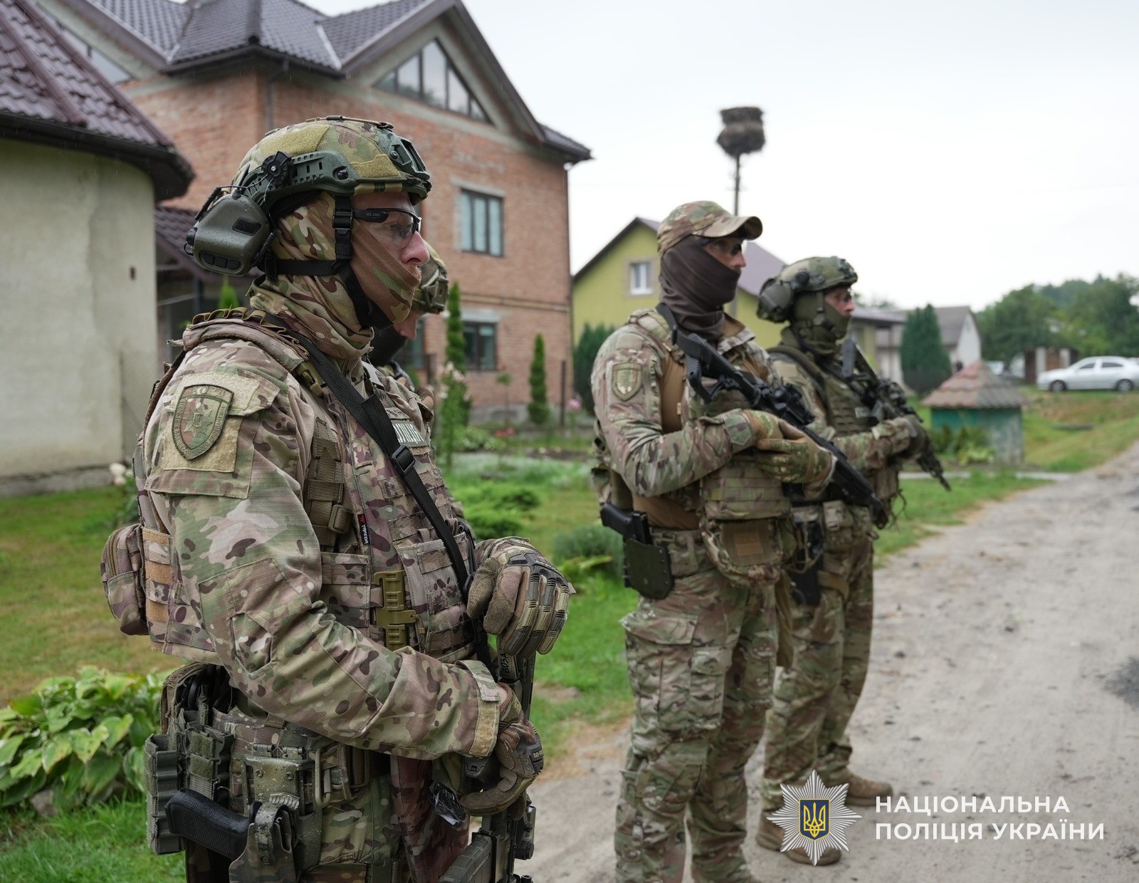 Поліція на Львівщині затримала п’яного водія, який погрожував правоохоронцям гранатою - 2