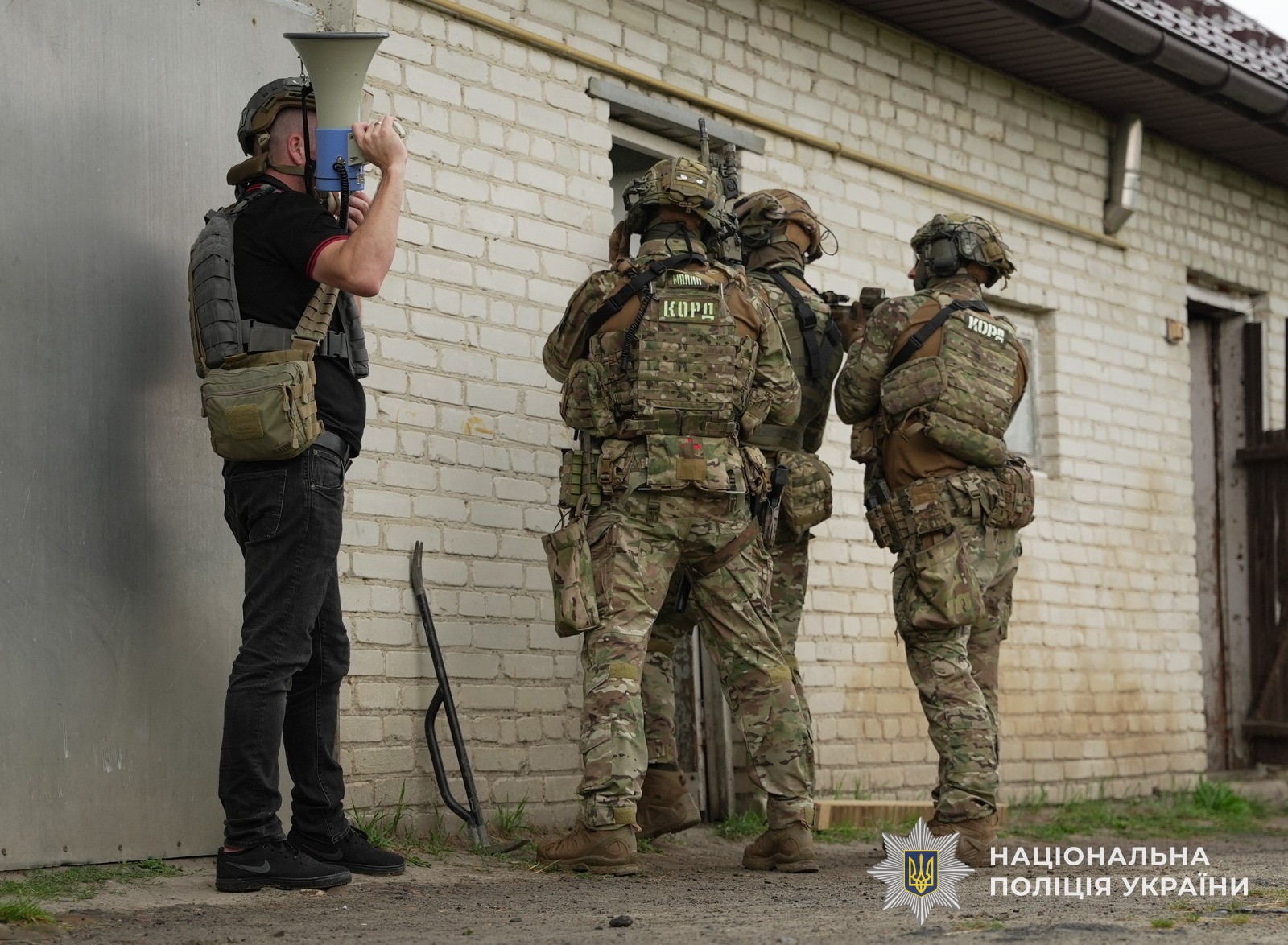 Поліція на Львівщині затримала п’яного водія, який погрожував правоохоронцям гранатою - 5