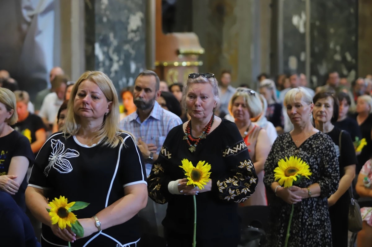 У Гарнізонному храмі Львова провели вечір-реквієм у пам'ять про захисників та захисниць України - 7