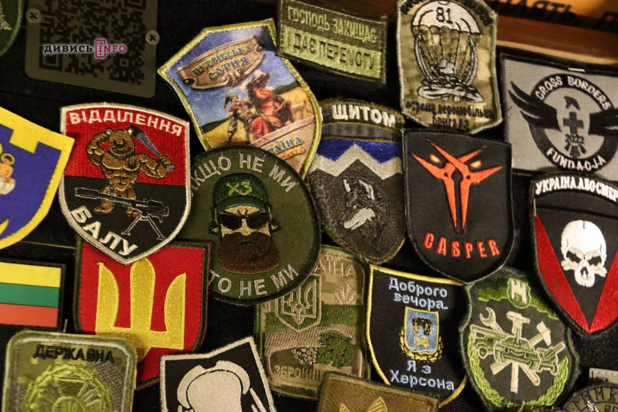 Рекорд України: у Львові зафіксували найбільшу кількість військових патчів, зібраних в одному місці (фото) - 10
