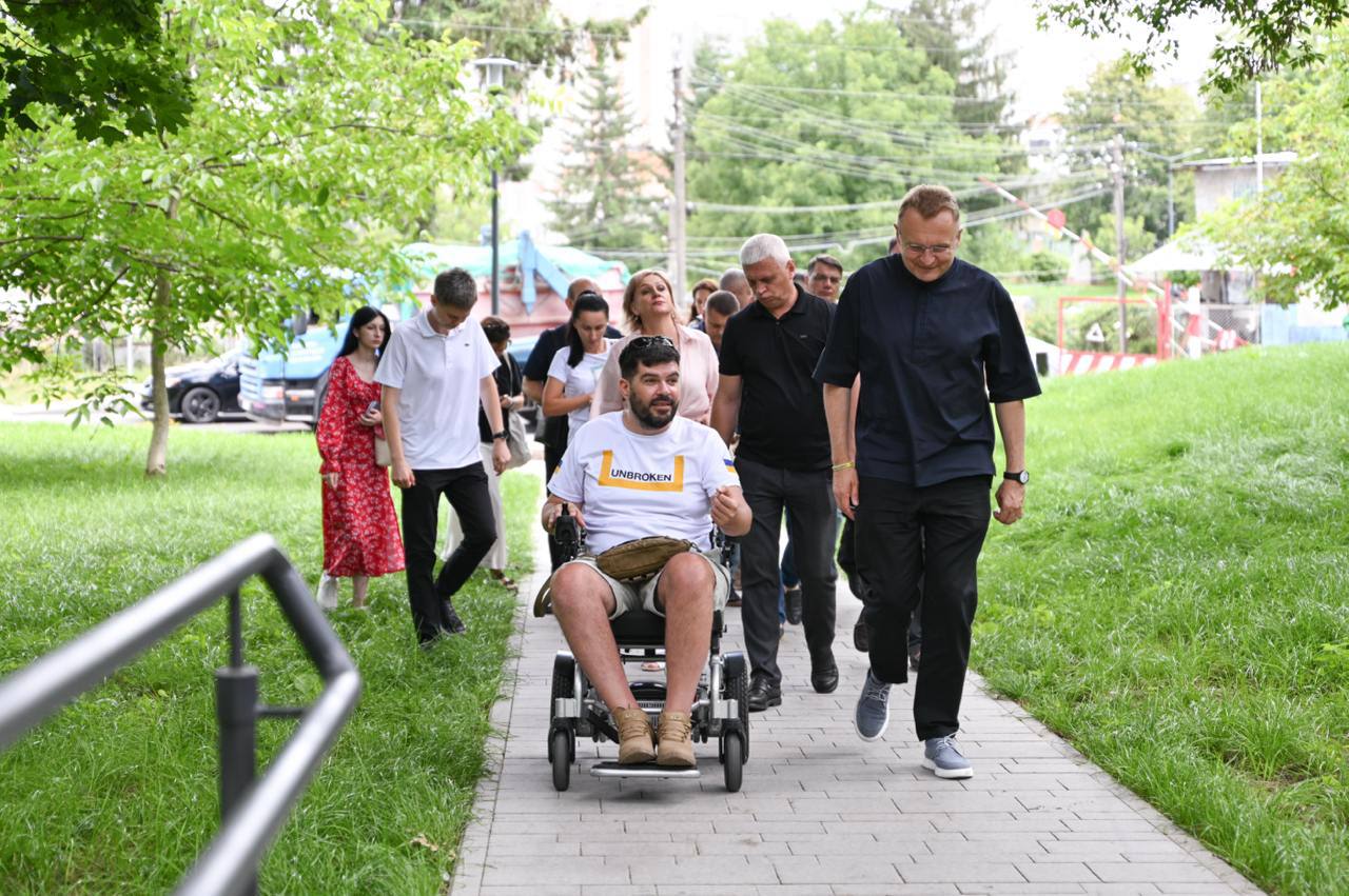 У Замарстинівському парку завершили першу чергу реконструкції для потреб військових на реабілітації - 4