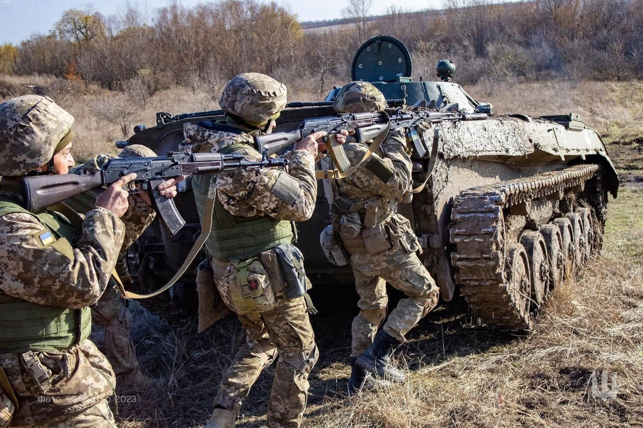 українські воїни