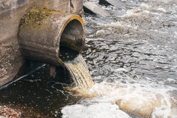 Львів'яни щодня використовують 120 тисяч м³ води: чи її очищують і які проблеми з каналізацією - 14
