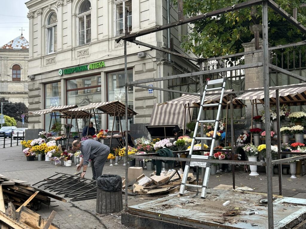 Повернення тіл загиблих воїнів, демонтаж МАФів, культурні події Львова: головні новини дня - 8