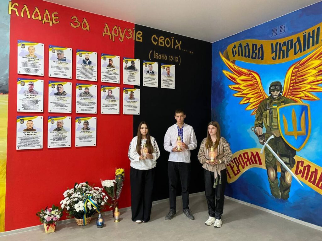 На Львівщині відкрили Стіну пам'яті полеглих воїнів - 3