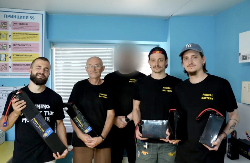 Прощання з воїнами, батарея для FPV-дронів від львівських інженерів, книжкові новинки місяця: головні новини дня - 3