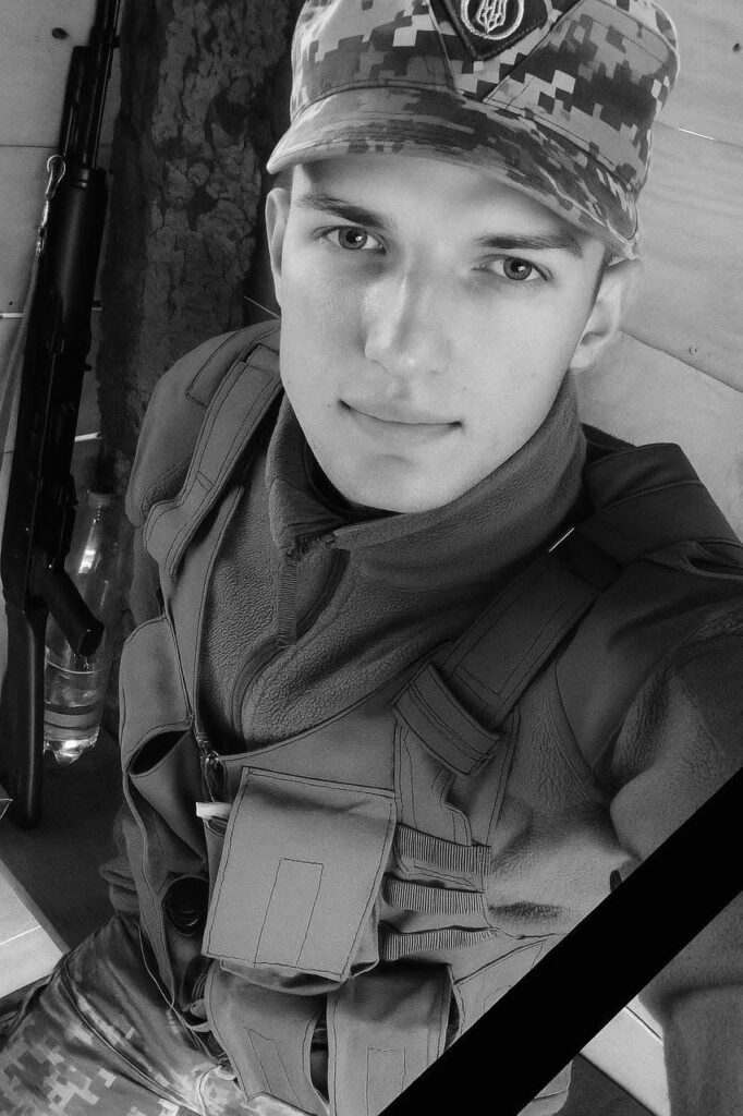На Львівщині сьогодні поховають сімох воїнів — що про них відомо (фото) - 1