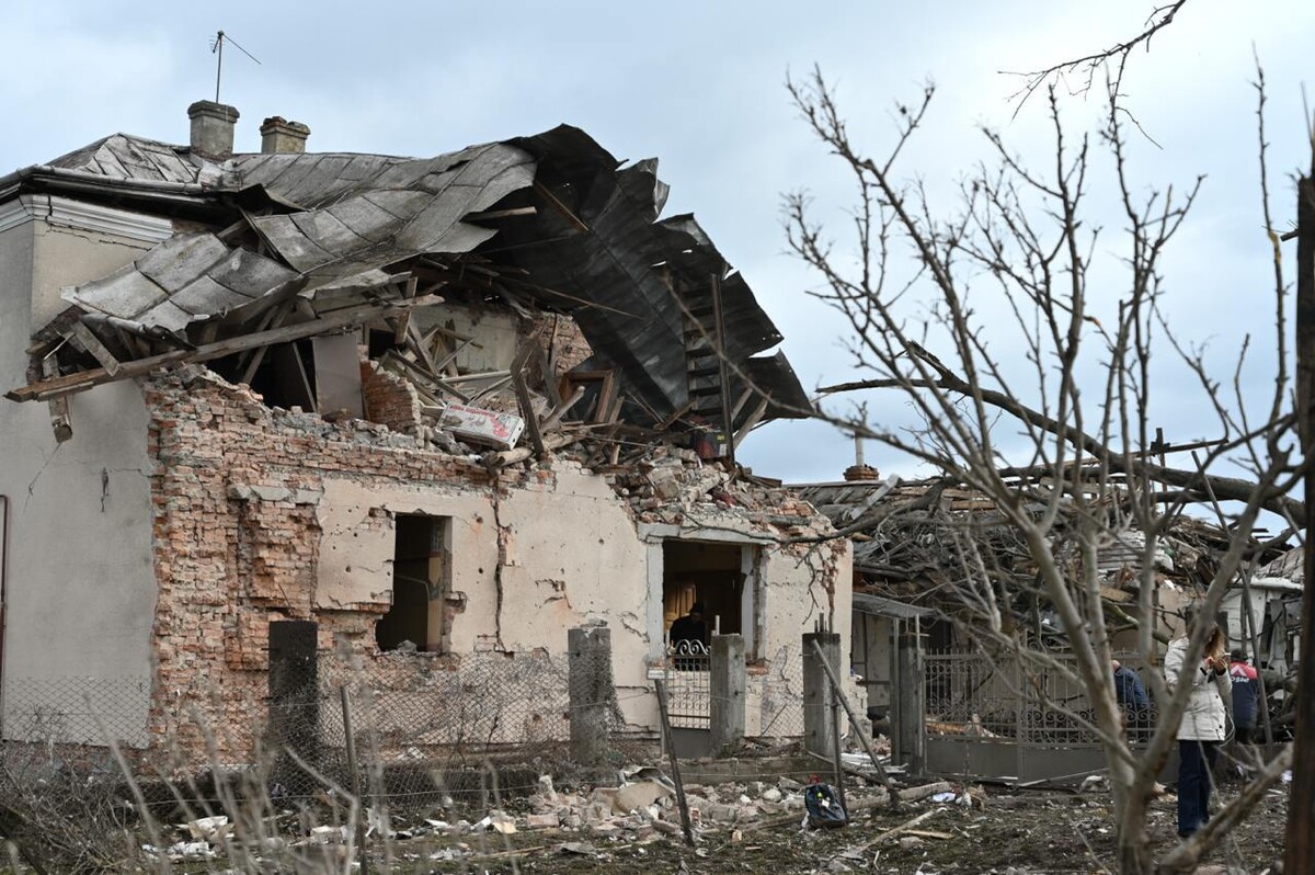 Наслідки нічної атаки на Львів: 4 загиблих, десятки зруйнованих будинків, школи й дитсадок - 13