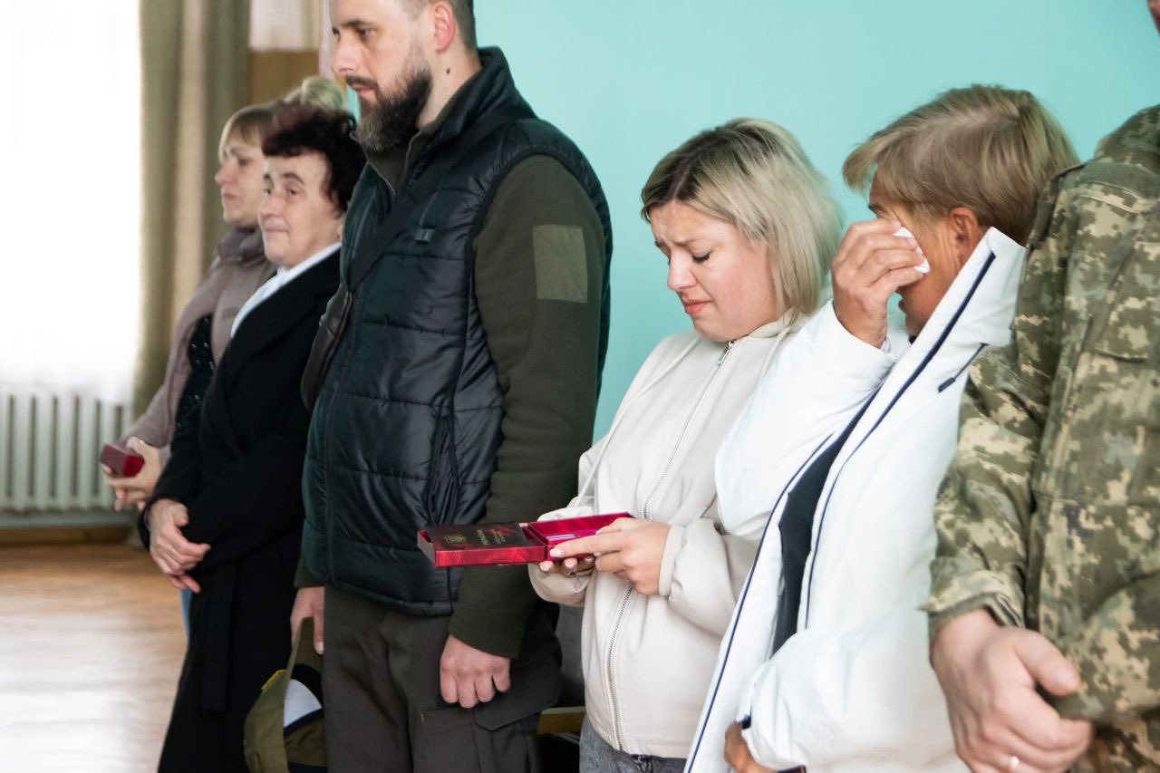 Захисників Львівщини посмертно відзначили високими державними нагородами - 12