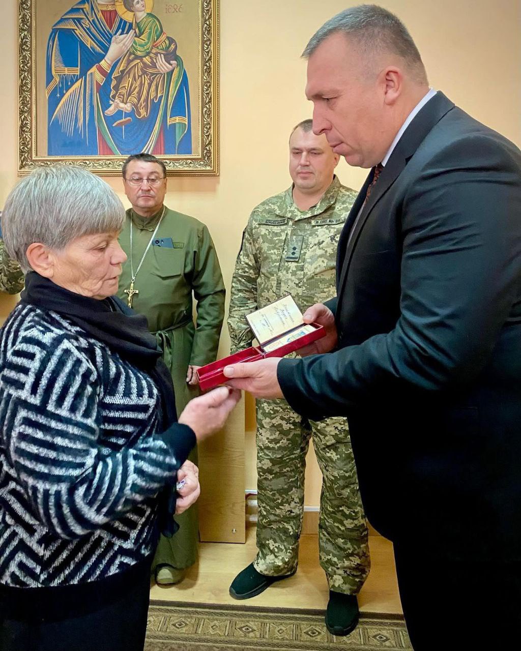 Захисника з Львівщини посмертно нагородили орденом «За мужність» ІІІ ступеня - 3
