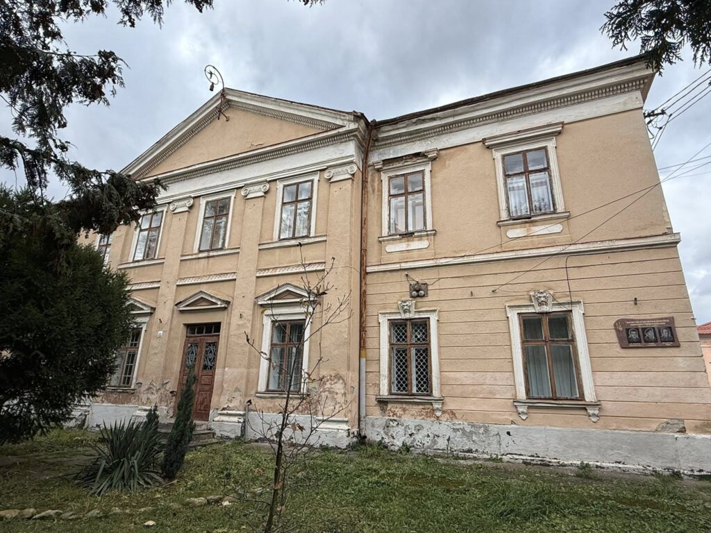 Прощання з воїнами, опалювальний сезон, зарплати на Львівщині: головні новини дня - 8