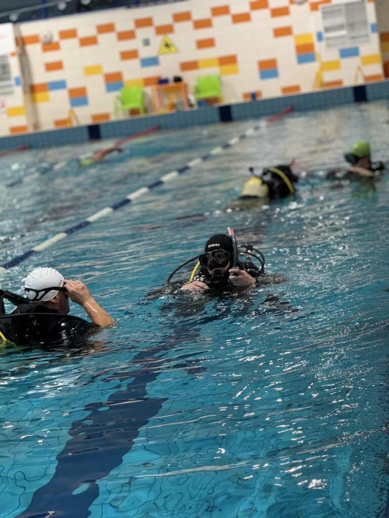 Як у Львові хорватські тренери навчають ветеранів дайвінгу - 3