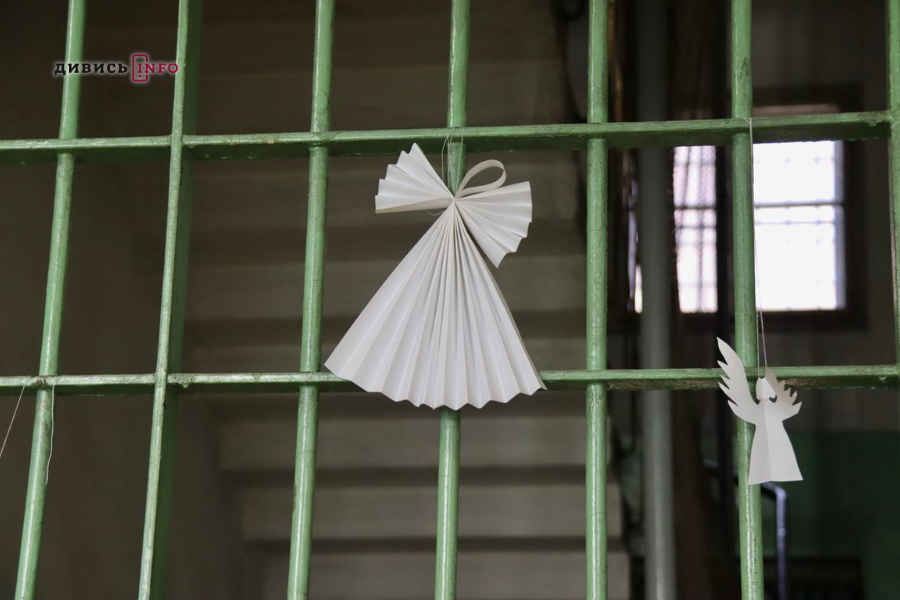 «Оглушлива тиша»: у Львові розповіли історії родин військовополонених (фото) - 13