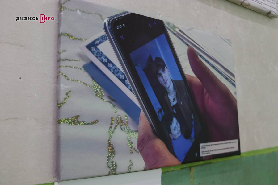 «Оглушлива тиша»: у Львові розповіли історії родин військовополонених (фото) - 9