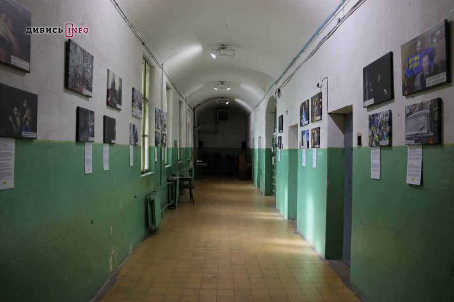 «Оглушлива тиша»: у Львові розповіли історії родин військовополонених (фото) - 12