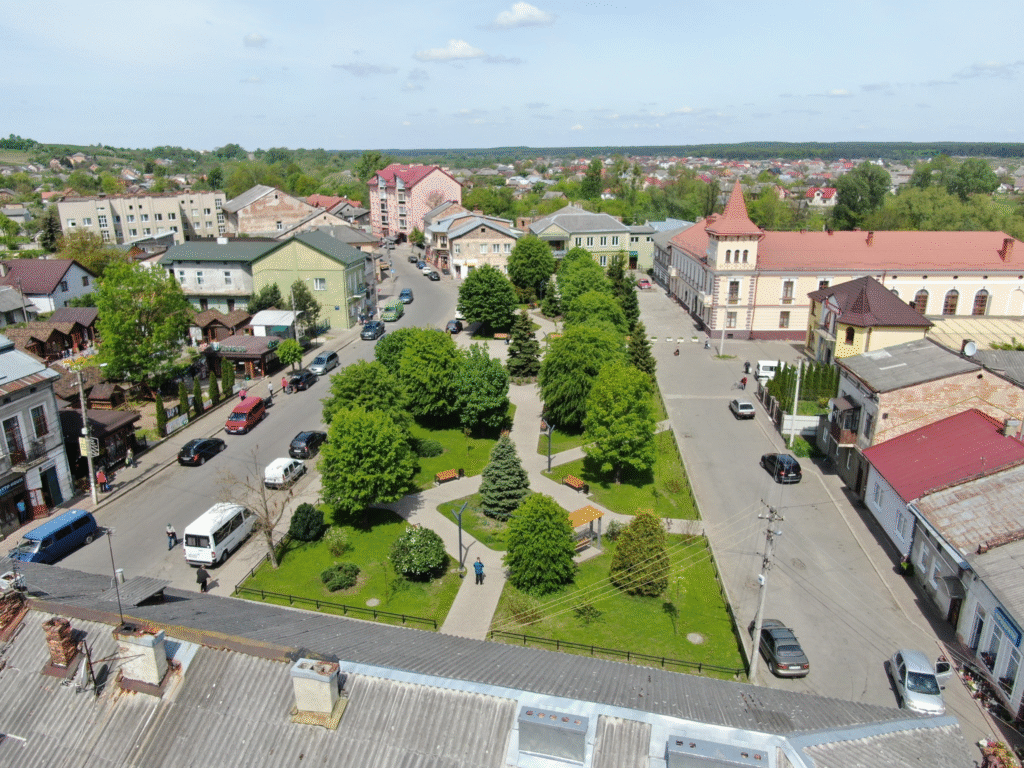 Пункти незламності у Львові, пам'ятка часів Давньої Русі та зарплати: головні новини дня - 7