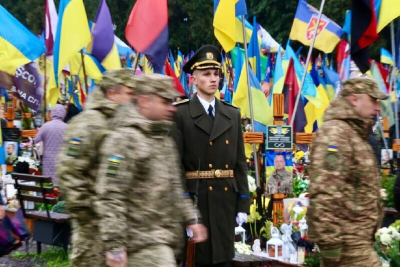 У Львові вшанували пам’ять загиблих захисників і захисниць та створення УПА (фото) - 5