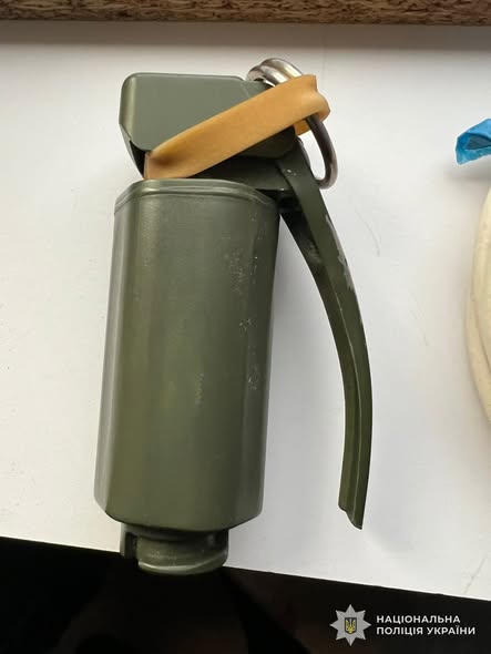 Львівські правоохоронці викрили міжрегіонального торговця зброєю - 3