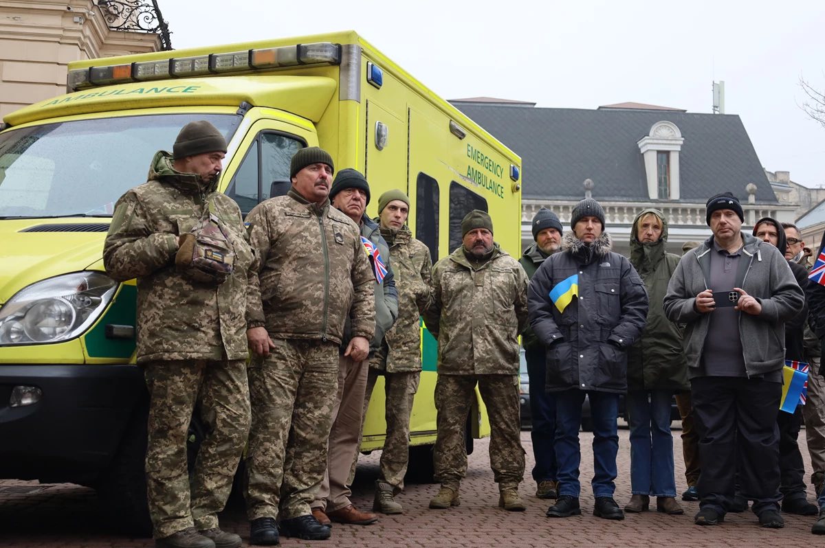 На Львівщину прибув черговий гуманітарний конвой проєкту «Пікапи для миру» - 4