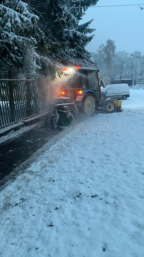 Вночі на вулицях Львова прибирало 68 одиниць техніки та понад 1 тис двірників - 6