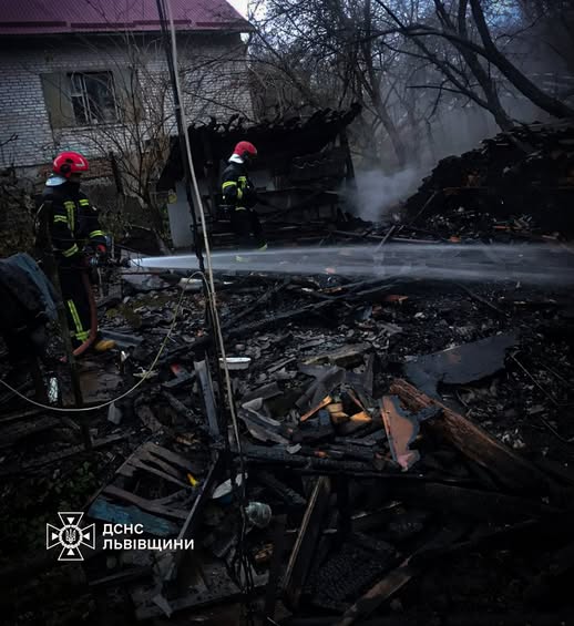 За добу на Львівщині сталося три пожежі: постраждав один чоловік, врятовано будинки та авто - 2