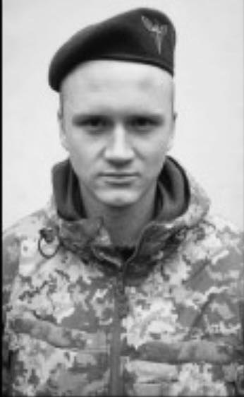 Сьогодні Львівщина прощається з трьома полеглими захисниками - 4