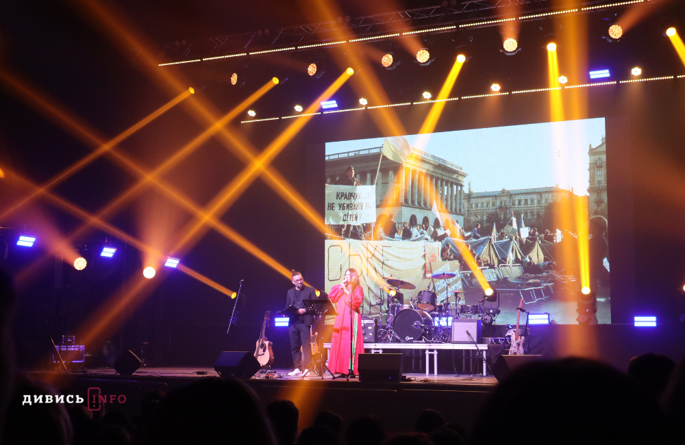 Міжнародний фестиваль «Земля Поетів» вдруге відбувся у Львові: як це було (фото, відео) - 17