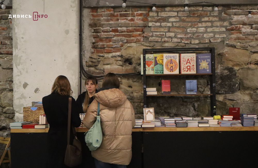 Міжнародний фестиваль «Земля Поетів» вдруге відбувся у Львові: як це було (фото, відео) - 6