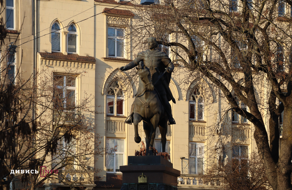 Які мистецькі інсталяції розмістили на вулицях Львова до Тижня скульптури (фото) - 16