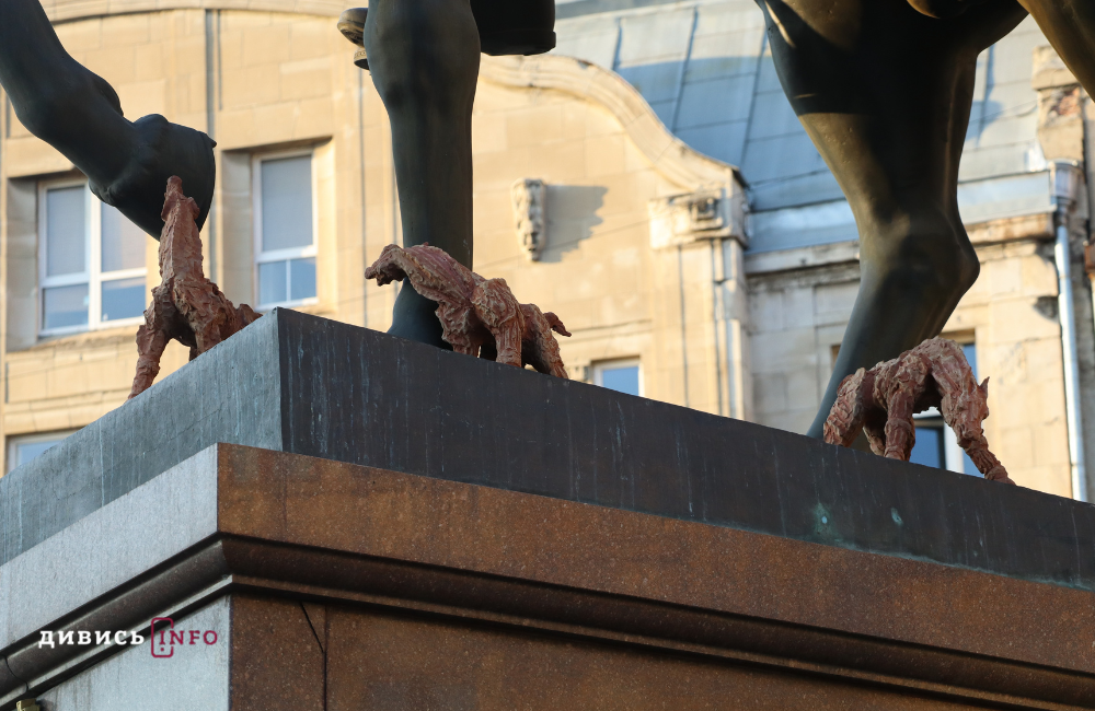 Які мистецькі інсталяції розмістили на вулицях Львова до Тижня скульптури (фото) - 17