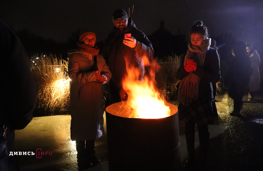 У Львові на Меморіалі Героїв Небесної Сотні відбулася ватра пам’яті (фоторепортаж) - 8