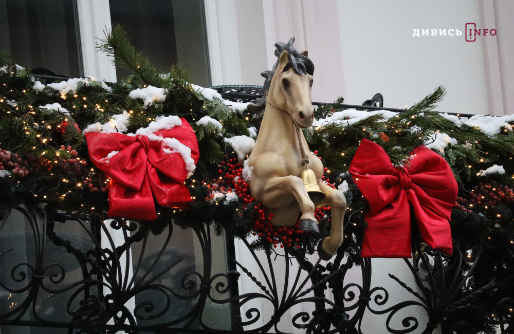 Львів у новорічно-різдвяних деталях: світлини зі святкових локацій - 37