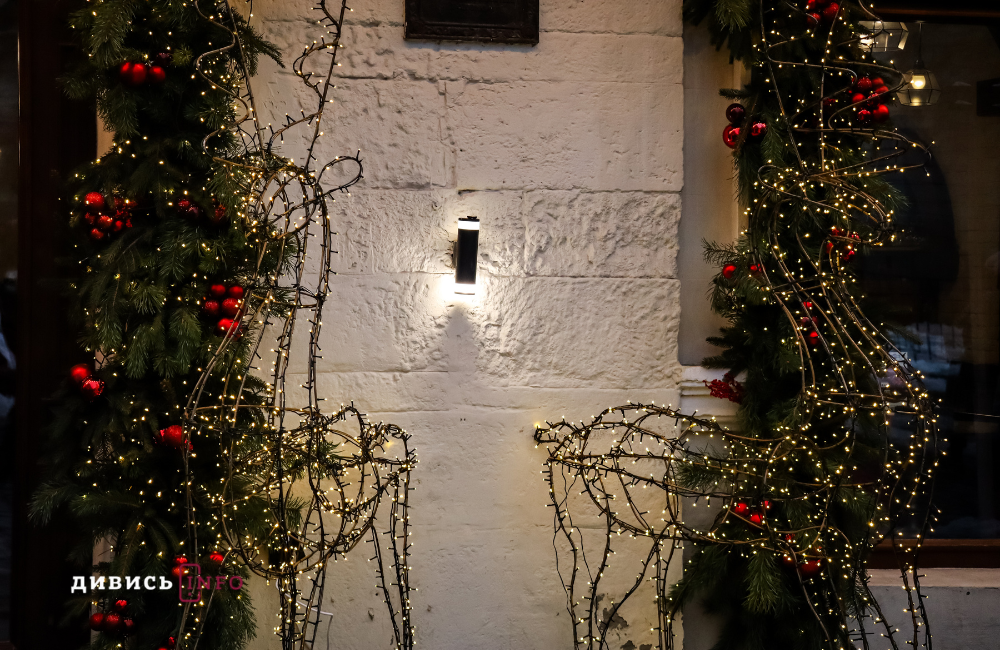 Львів у новорічно-різдвяних деталях: світлини зі святкових локацій - 7