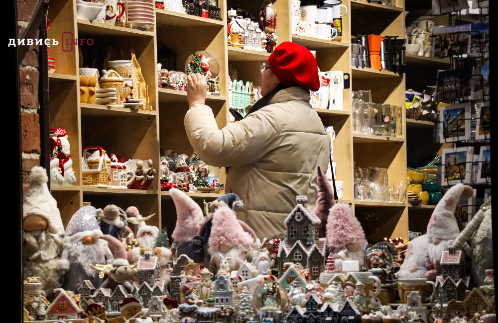 Львів у новорічно-різдвяних деталях: світлини зі святкових локацій - 18
