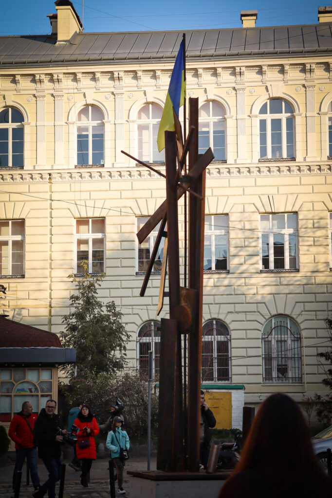 Які мистецькі інсталяції розмістили на вулицях Львова до Тижня скульптури (фото) - 3