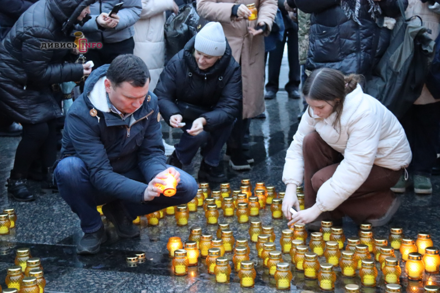 У Львові вшанували пам'ять жертв голодоморів (фоторепортаж) - 7