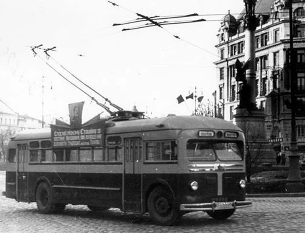 Як понад 70 років тому у Львові з'явився перший тролейбус - 2