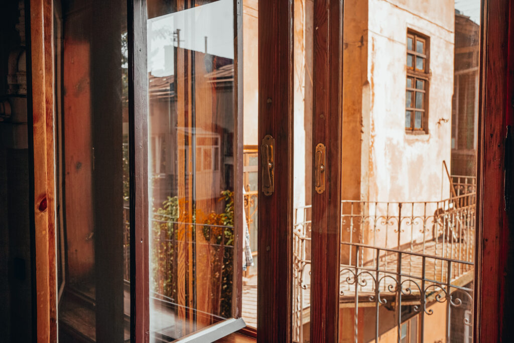 Ще два історичні вікна відреставрували у центрі Львова - 2