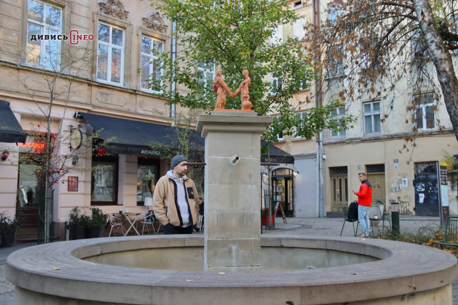 Які мистецькі інсталяції розмістили на вулицях Львова до Тижня скульптури (фото) - 23