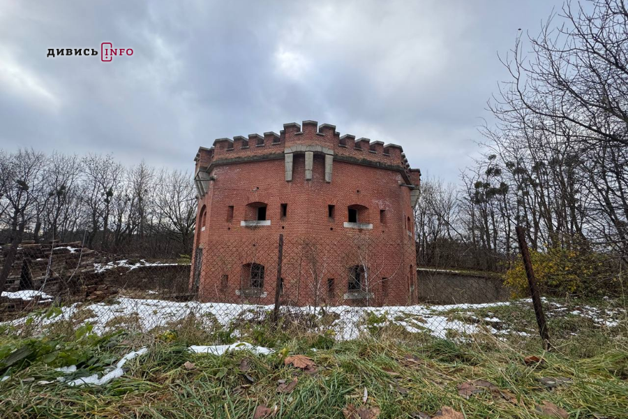 Що виявили археологи на Цитаделі у Львові (фото) - 10