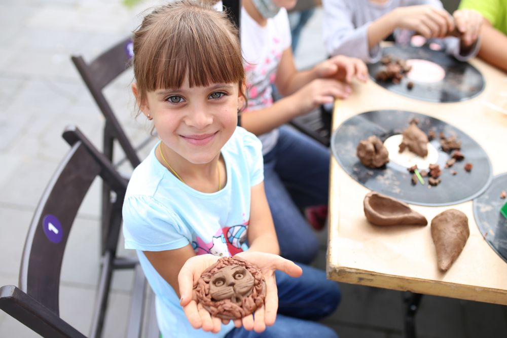 «Дитина почувається декорацією»: в чому проблема подарунків дітям-сиротам на свята - 7