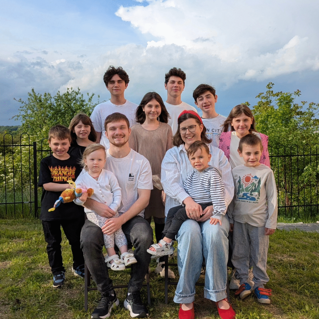 «Дитина почувається декорацією»: в чому проблема подарунків дітям-сиротам на свята - 8