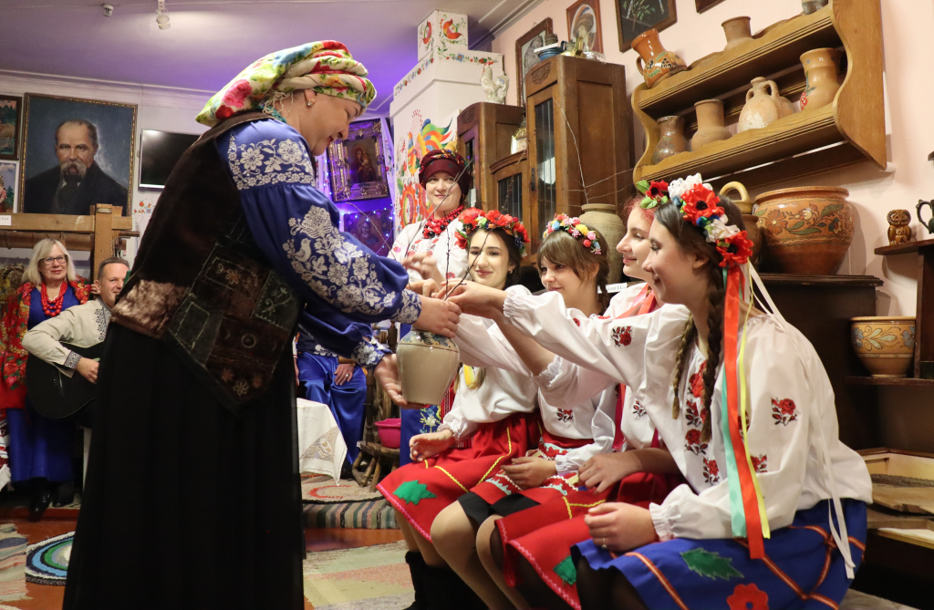 Чому дівчата ворожили на Андрія та до чого тут еротичний підтекст — львівська дослідниця - 18