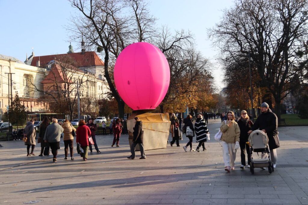 Які мистецькі інсталяції розмістили на вулицях Львова до Тижня скульптури (фото) - 5