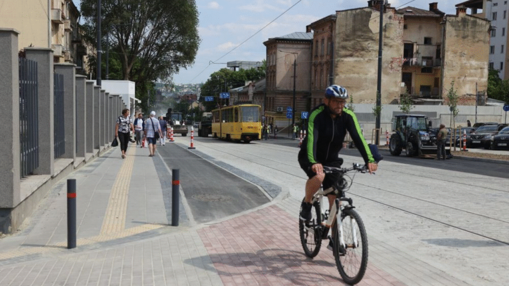 Відключення світла, опалювальний сезон та якою може бути зима на Львівщині: головні новини дня - 6