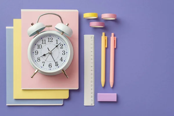 календар з годинником