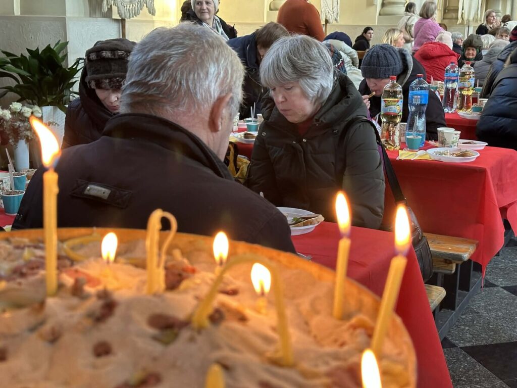 На Різдво у Львові організували благодійні обіди для потребуючих та самотніх людей - 2