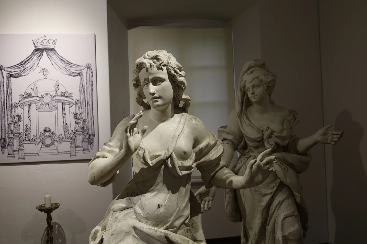 У Жовківському замку відкрили унікальну експозицію сакральної скульптури XVII–XIX століть - 4