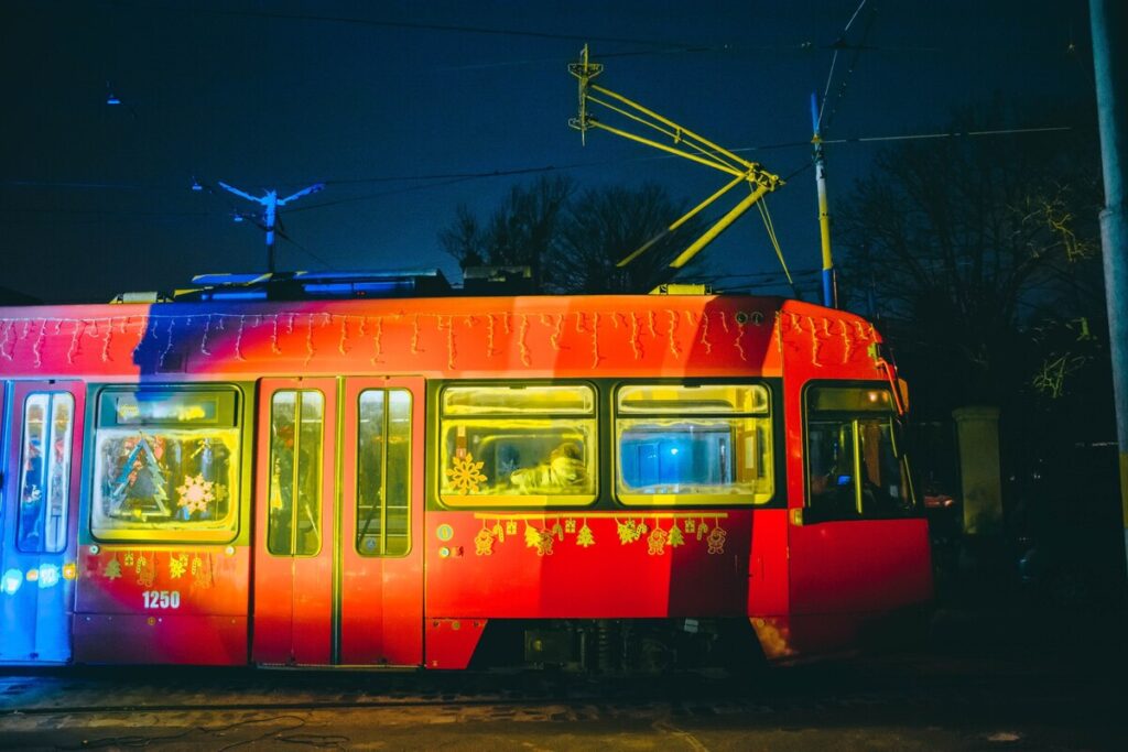 «Червоний» трамвай у Львові став знімальним майданчиком для нового кліпу Ірини Федишин - 1