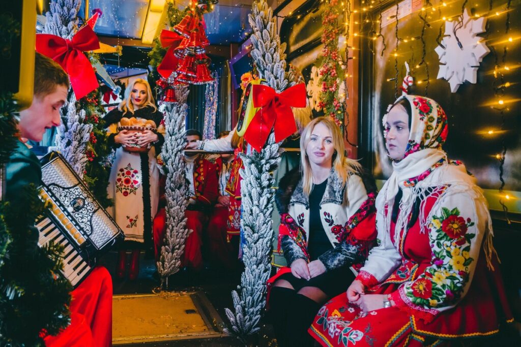 «Червоний» трамвай у Львові став знімальним майданчиком для нового кліпу Ірини Федишин - 2